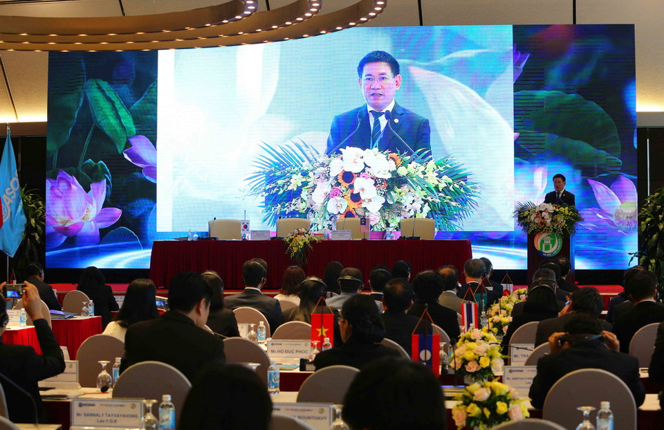 Ông Hồ Đức Phớc, Ủy viên Trung ương Đảng, Tổng Kiểm toán Nhà nước Việt Nam, Trưởng Ban Tổ chức Đại hội ASOSAI 14 phát biểu chào mừng. (Ảnh: Dương Giang/TTXVN)