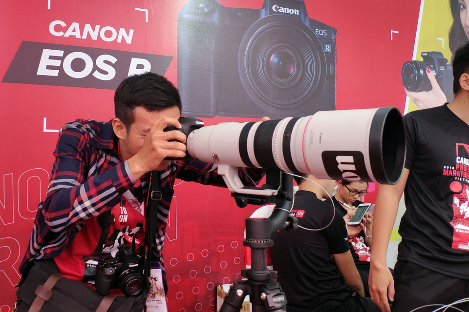 Tranh thủ trải nghiệm thiết bị ảnh hiện đại của Canon.