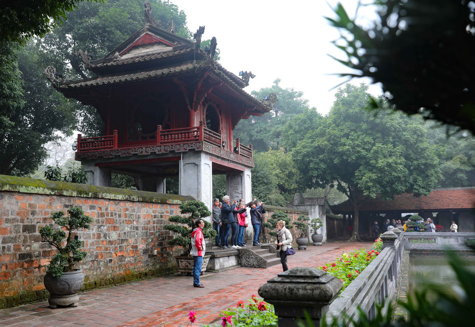 Di tích Quốc gia đặc biệt Văn Miếu-Quốc Tử Giám đón khách tham quan trở lại từ sáng 6/2. (Ảnh: Thanh Tùng/TTXVN)