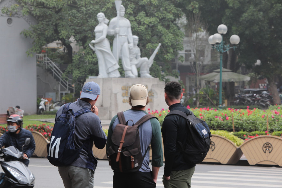 Các khu di tích quanh hồ Hoàn Kiếm hoạt động trở lại phục vụ khách du lịch. (Ảnh: Thành Đạt/TTXVN)