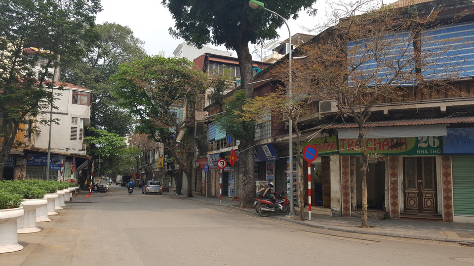 Phố Lý Quốc Sư (Hà Nội) không còn cảnh tấp nập như mọi ngày. (Ảnh:TTXVN)