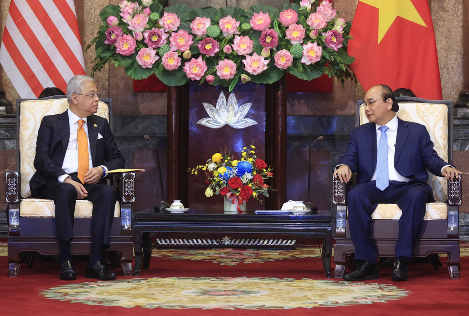 Chủ tịch nước Nguyễn Xuân Phúc tiếp Thủ tướng Malaysia Ismail Sabri Yaakob. (Ảnh: Thống Nhất/TTXVN)