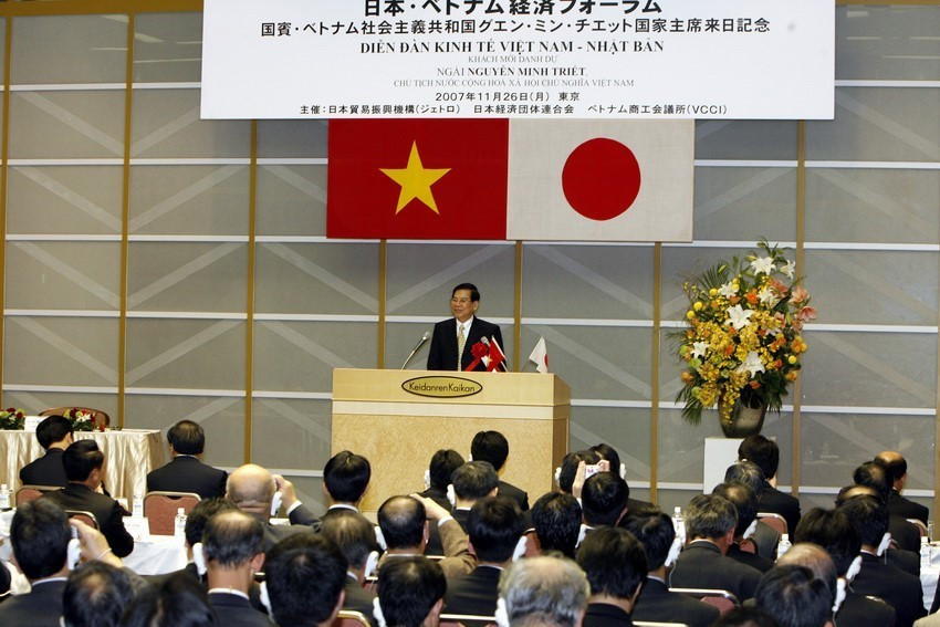 Chủ tịch nước Nguyễn Minh Triết phát biểu tại Diễn đàn kinh tế Việt Nam- Nhật Bản trong chuyến thăm cấp Nhà nước tới Nhật Bản từ 25- 29/11/2007. (Ảnh: Nguyễn Khang/TTXVN)