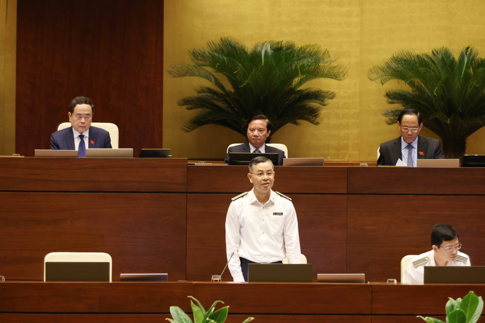 Tổng Kiểm toán Nhà nước Ngô Văn Tuấn trả lời chất vấn của Đại biểu Quốc hội. (Ảnh: Phương Hoa/TTXVN)