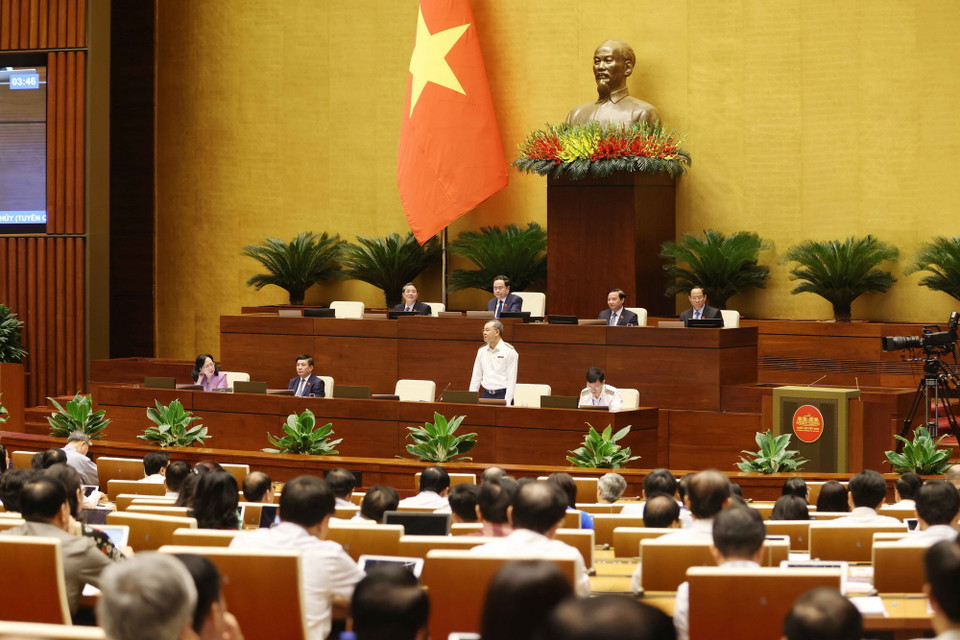 Tổng Kiểm toán Nhà nước Ngô Văn Tuấn trả lời chất vấn của Đại biểu Quốc hội. (Ảnh: Phương Hoa/TTXVN)