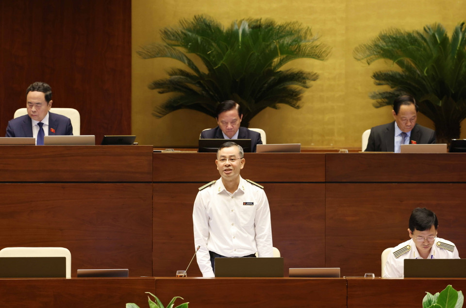 Tổng Kiểm toán Nhà nước Ngô Văn Tuấn trả lời chất vấn của Đại biểu Quốc hội. (Ảnh: Phương Hoa/TTXVN)