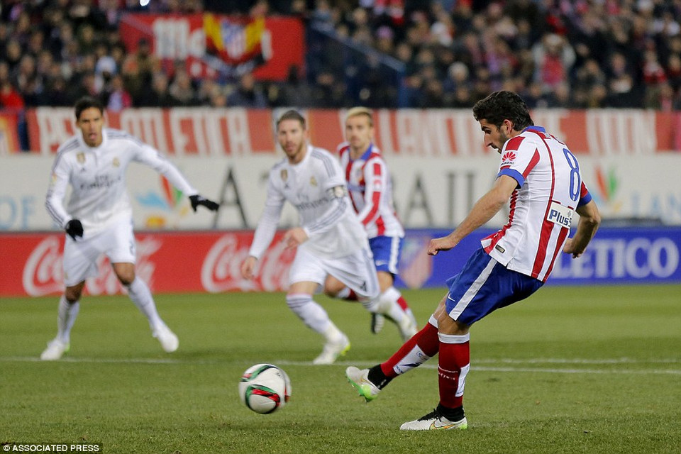 Nhưng Raul Garcia khiến quyết tâm chiến thắng của Real lung lay với pha lập công trên chấm 11m