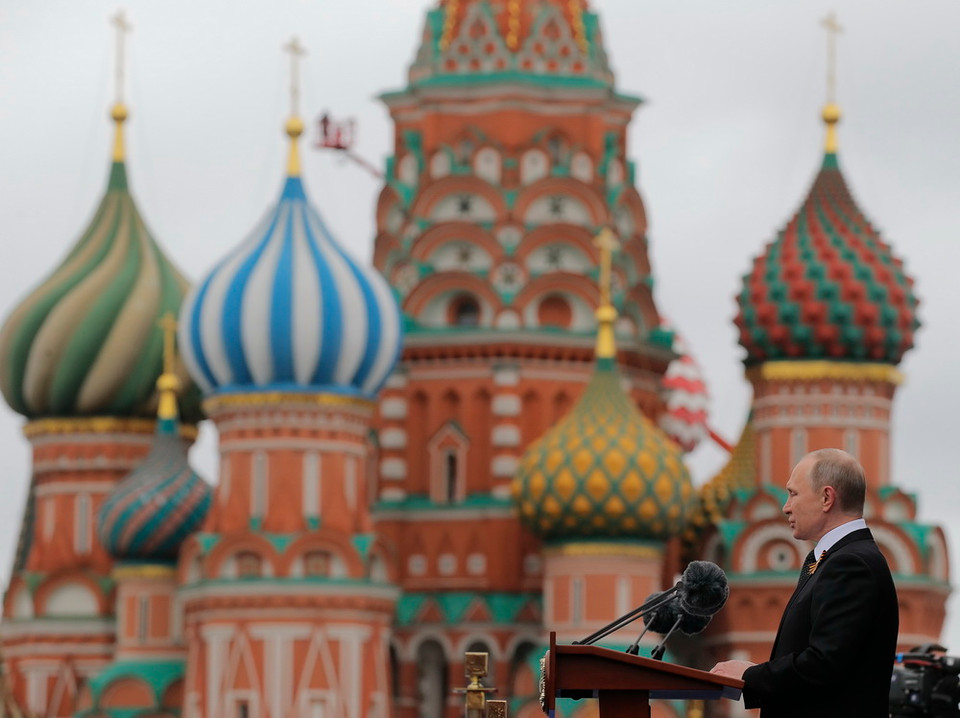 Tổng thống Nga Vladimir Putin phát biểu tại lễ kỷ niệm 72 năm Ngày Chiến thắng, tại Moskva ngày 9/5. (Nguồn: EPA/TTXVN)