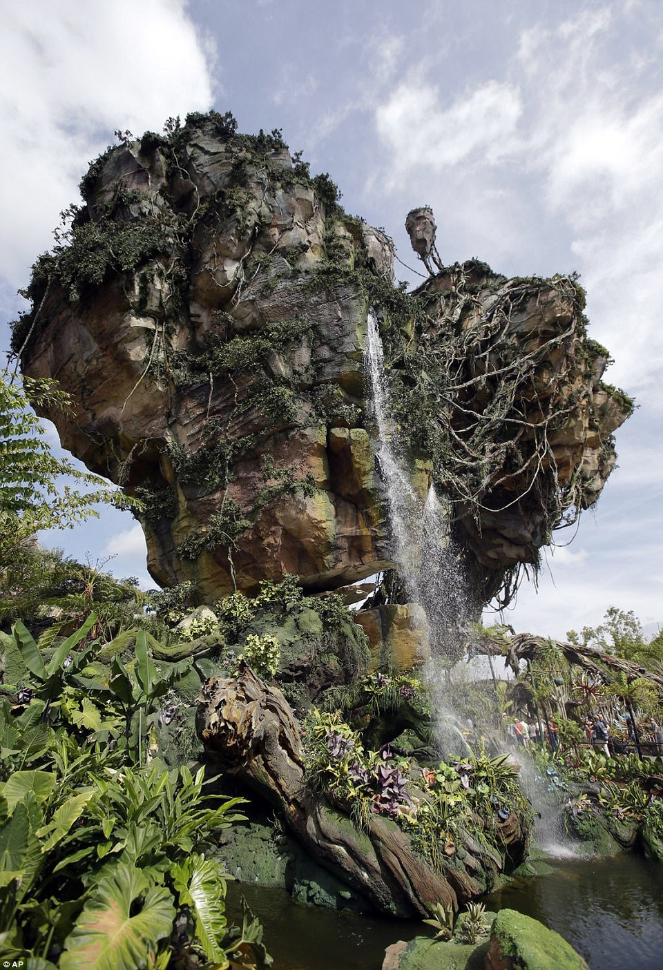 Khu vui chơi mới có tên là 'Pandora: The world of Avatar,' thuộc Vương quốc động vật của Disney World. (Nguồn: AP)