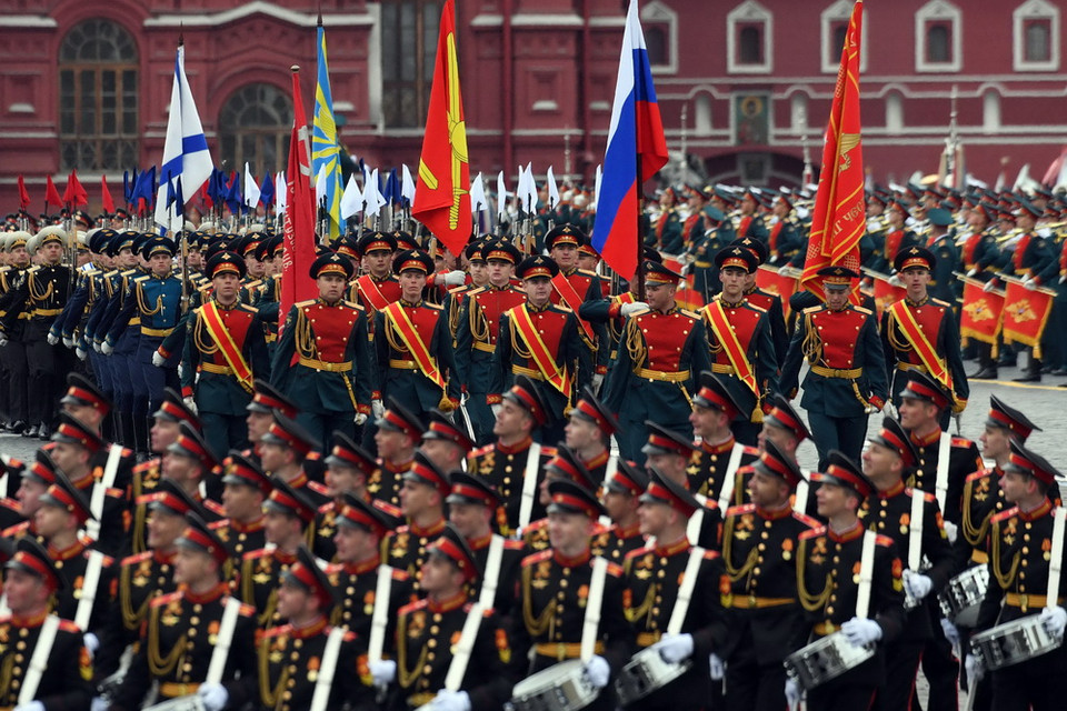 Đội danh dự Nga tại lễ diễu binh diễu hành kỷ niệm 72 năm Ngày Chiến thắng vĩ đại ở Moskva ngày 9/5. (Nguồn: AFP/TTXVN)