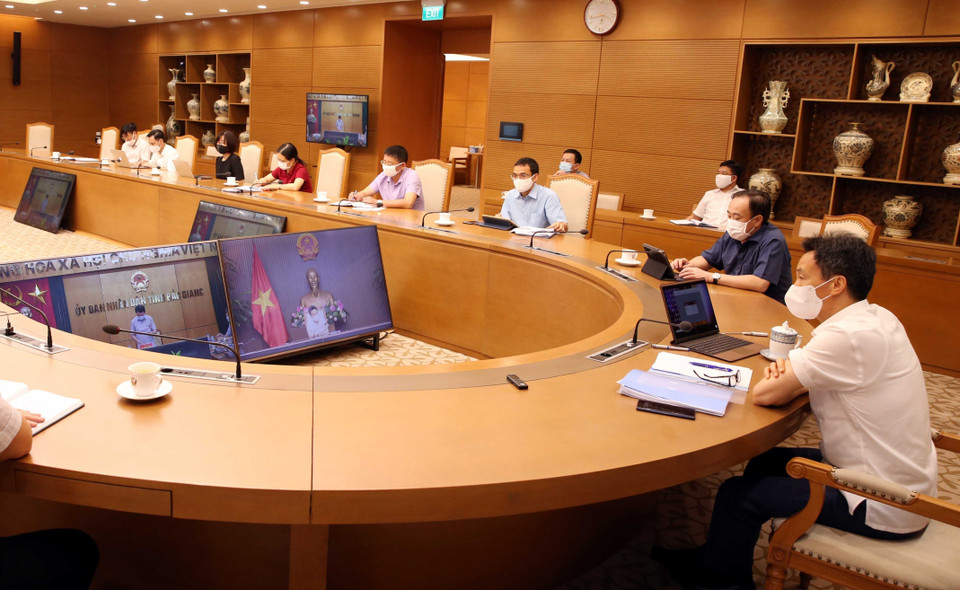 Phó Thủ tướng Chính phủ Vũ Đức Đam chủ trì cuộc họp. (Ảnh: Phạm Kiên/TTXVN)