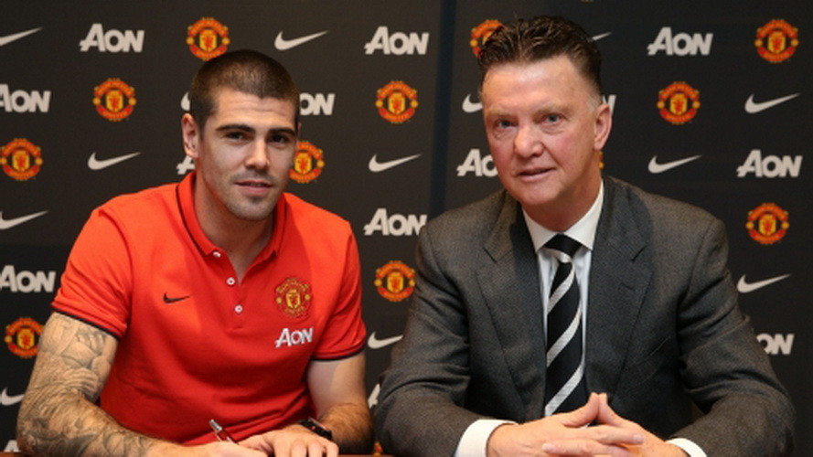 ... thủ thành 32 tuổi đã chính thức đặt bút ký vào bản hợp đồng 18 tháng với Manchester United