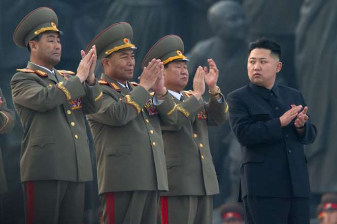  Giữ chức Đại tướng: Mặc dù không có kinh nghiệm trong quân ngũ nhưng ông Kim Jong-un vẫn được phong là Đại tướng quân đội năm 2010.