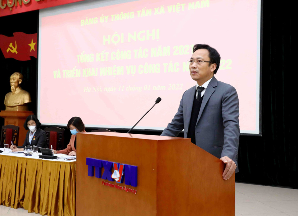 Đồng chí Lại Xuân Lâm, Phó Bí thư Đảng ủy Khối các Cơ quan Trung ương, phát biểu. (Ảnh: Phạm Kiên/TTXVN)