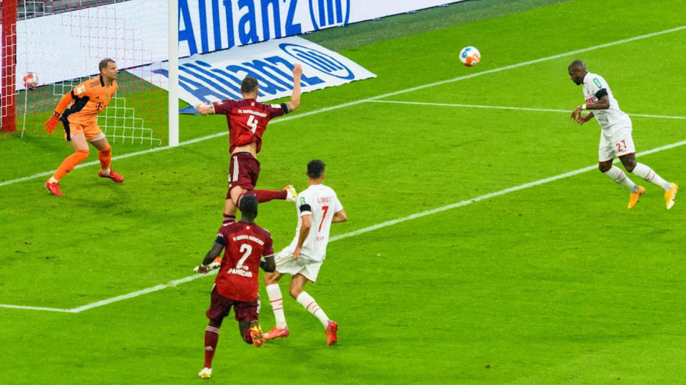 Cologne sau đó vùng lên mạnh mẽ và gây bất ngờ khi có 2 bàn liên tiếp của Anthony Modeste (phút 60) và Mark Uth (62), để gỡ hòa 2-2. (Nguồn: FcBayern)