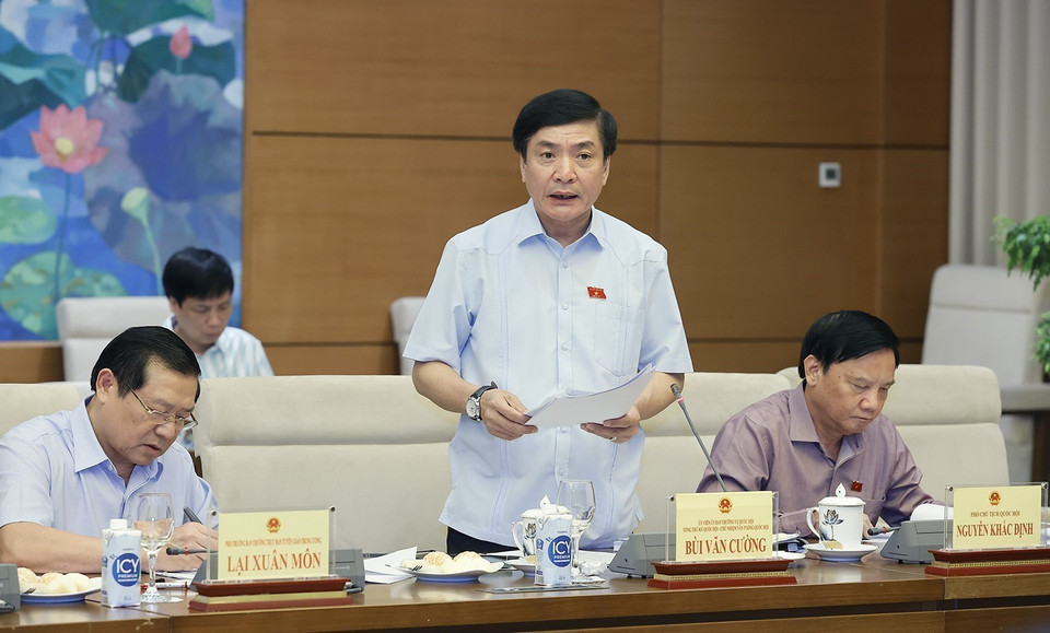 Tổng thư ký Quốc hội, Chủ nhiệm Văn phòng Quốc hội Bùi Văn Cường phát biểu. (Ảnh: Doãn Tấn/TTXVN)