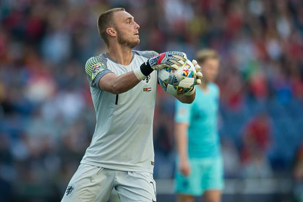 Cillessen (35 triệu euro, Barcelona sang Valencia)