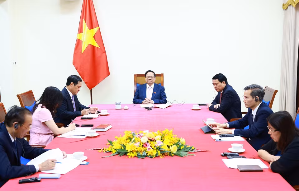 Thủ tướng Phạm Minh Chính điện đàm với Thủ tướng Hà Lan Mark Rutte. (Ảnh: Dương Giang/TTXVN)