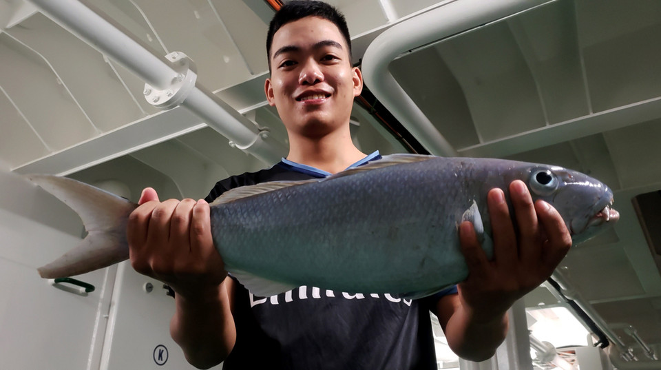 Câu được cá thằn lằn, loại cá quý hiếm với chất lượng thịt thơm ngon. (Ảnh: Hoàng Hùng/TTXVN)