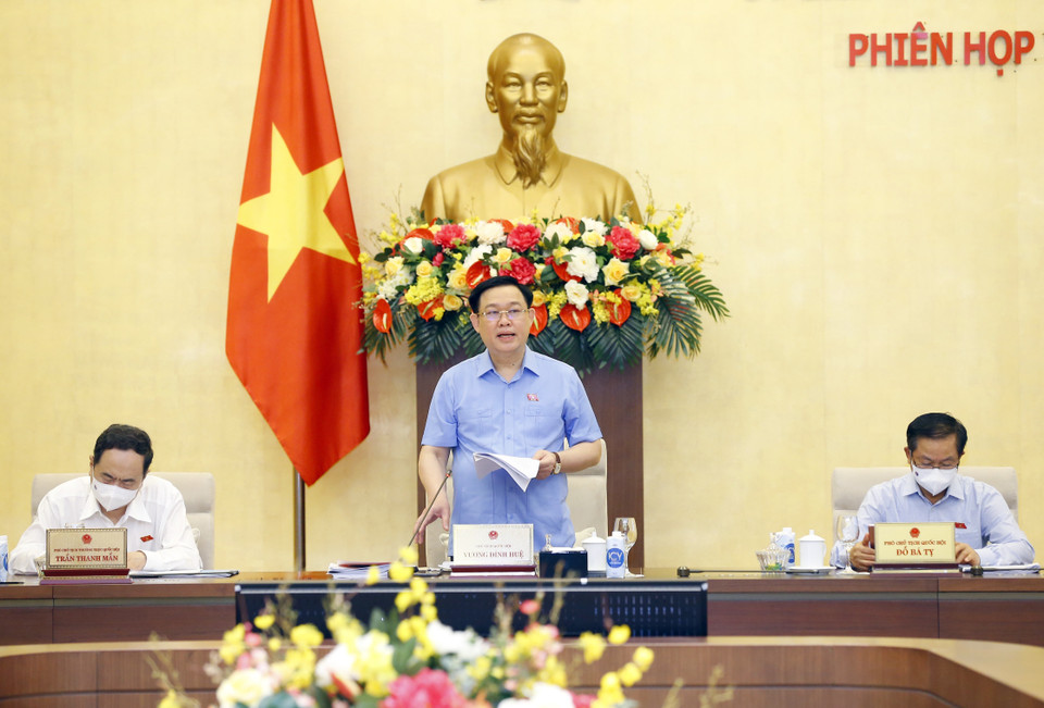 Chủ tịch Quốc hội Vương Đình Huệ phát biểu khai mạc phiên họp. (Ảnh: Doãn Tấn/TTXVN)