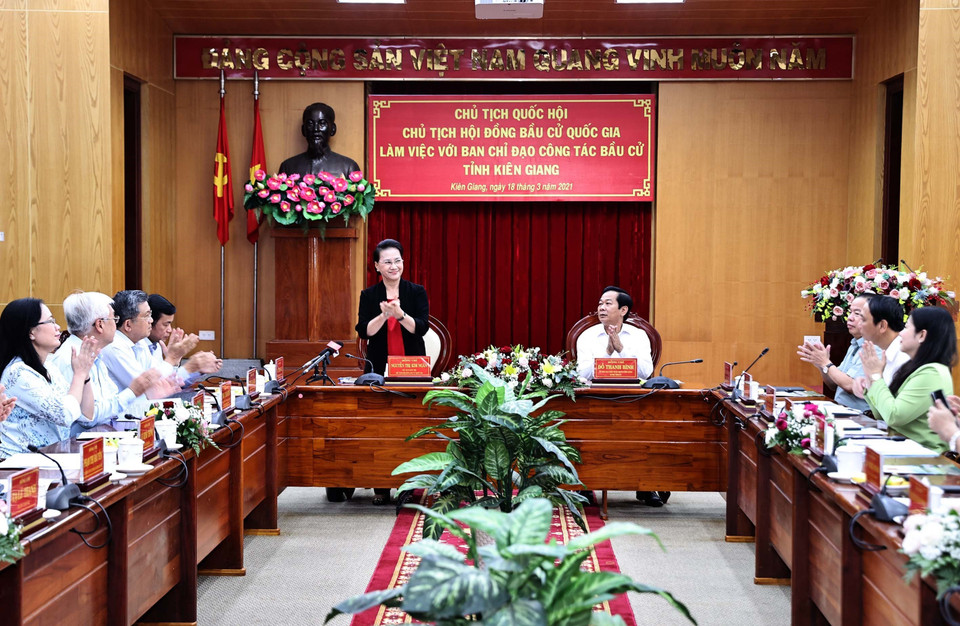 Chủ tịch Quốc hội Nguyễn Thị Kim Ngân phát biểu tại buổi làm việc. (Ảnh: Trọng Đức/TTXVN)