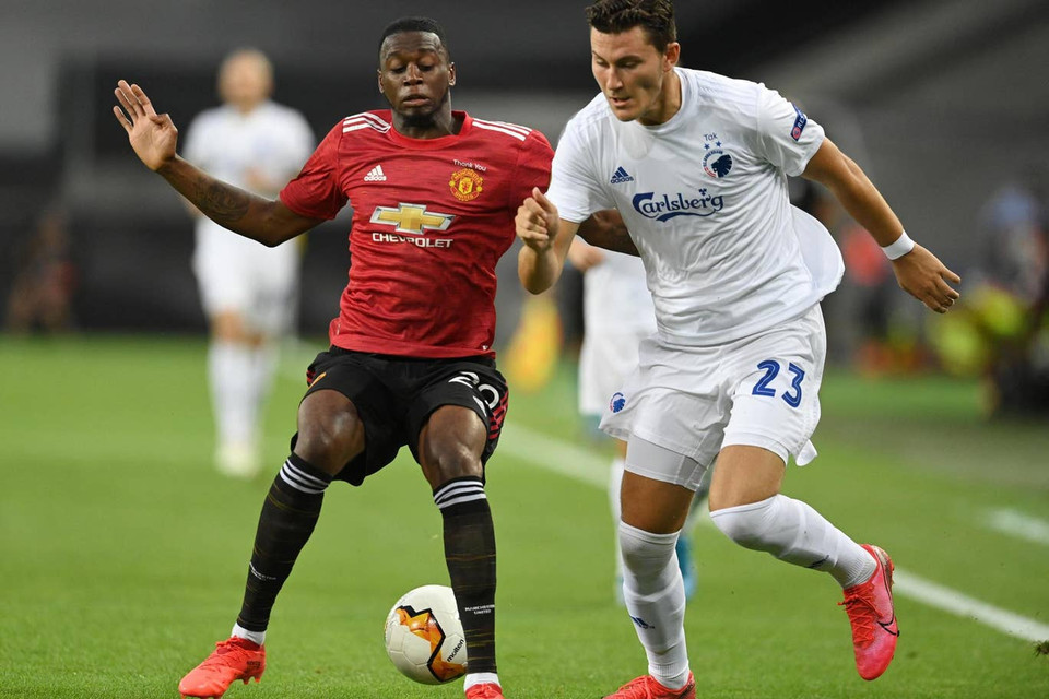 Thực tế, Quỷ đỏ là đội chơi tốt hơn và tạo ra nhiều tình huống nguy hiểm...