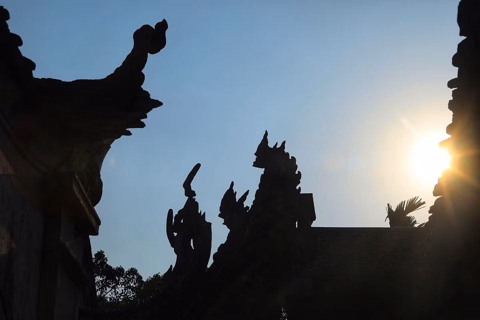 Kiến trúc trọng yếu với đường nét kiển trúc cổ thời Lê gần như còn lưu giữ được nguyên vẹn với 4 mái rộng cao, bốn góc đao cong vút. (Ảnh: Tuấn Anh/TTXVN)