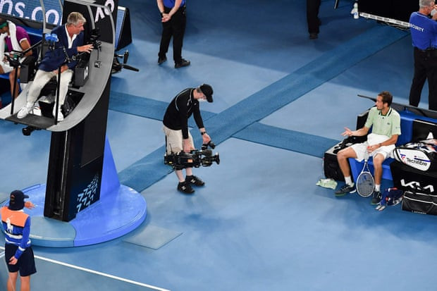 Medvedev thoải mái sau khi có được ưu thế lớn. (Nguồn: Getty Images)