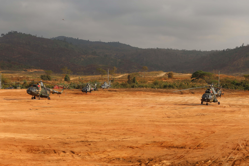 Các máy bay trực thăng Trung Quốc và Campuchia tham gia tập trận. (Nguồn: Nhóm phóng viên CQTT TTXVN tại Campuchia)