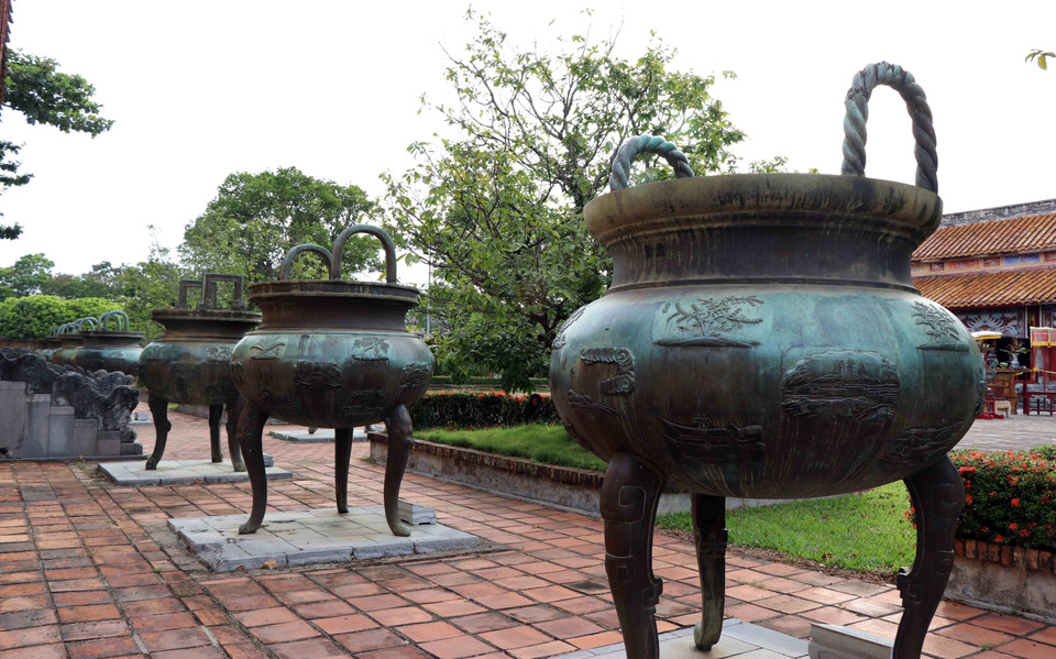 Vẻ đẹp trường tồn của bộ Cửu đỉnh. (Ảnh: Đỗ Trưởng/TTXVN)