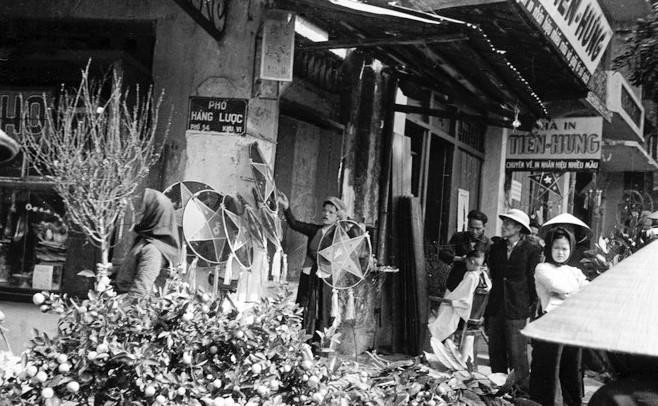 Chợ Đồng Xuân những ngày Tết đến. (Ảnh: TTXVN)