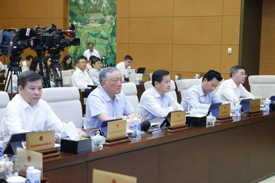 Phó Thủ tướng Lê Minh Khái và các đại biểu dự khai mạc phiên họp. (Ảnh: Doãn Tấn/TTXVN)