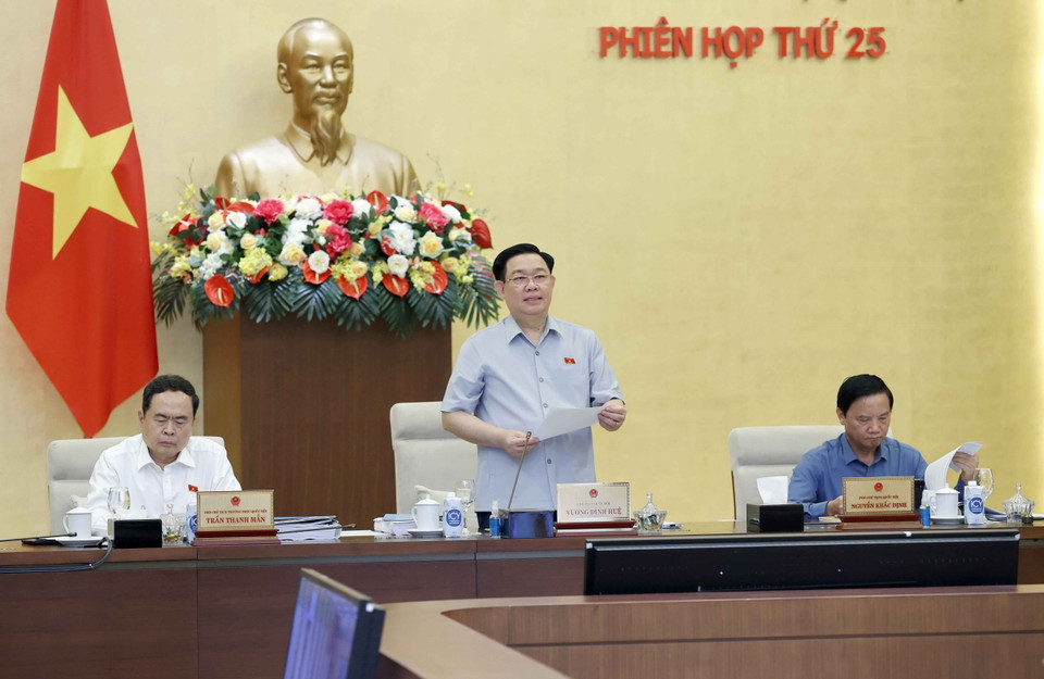 Chủ tịch Quốc hội Vương Đình Huệ phát biểu khai mạc Phiên họp thứ 25 của Ủy ban Thường vụ Quốc hội.
