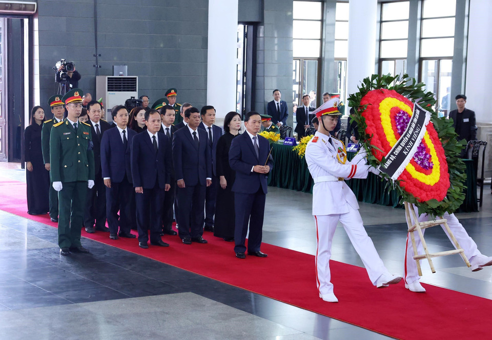 Đoàn tỉnh Cao Bằng viếng Tổng Bí thư Nguyễn Phú Trọng. (Ảnh: TTXVN)