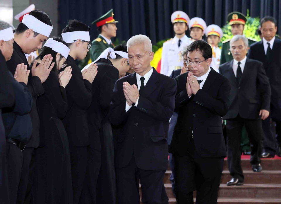 Đoàn Thông tấn xã Việt Nam viếng Tổng Bí thư Nguyễn Phú Trọng. (Ảnh: TTXVN)