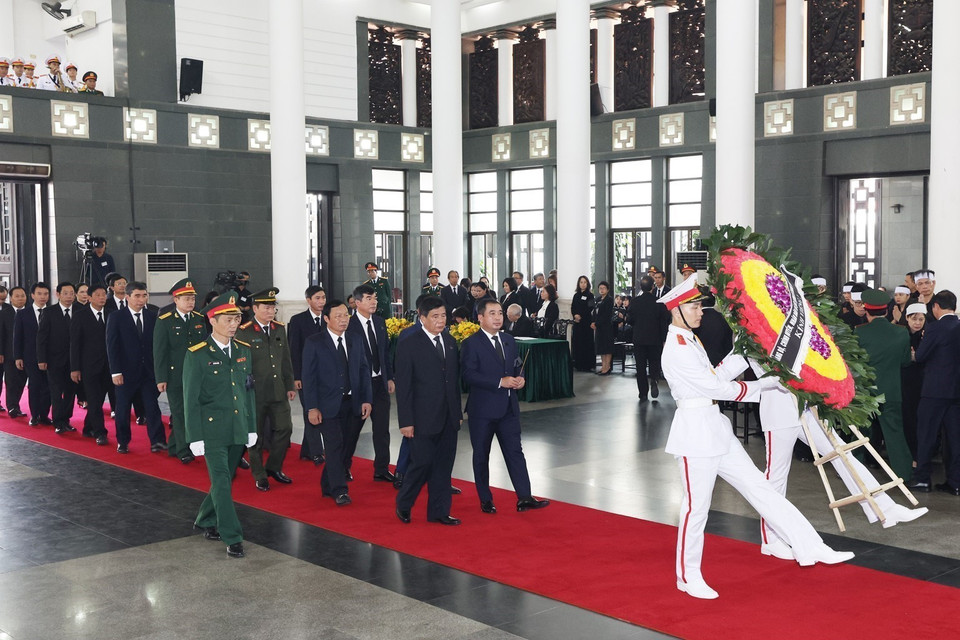 Đoàn tỉnh Hải Dương viếng Tổng Bí thư Nguyễn Phú Trọng. (Ảnh: TTXVN)