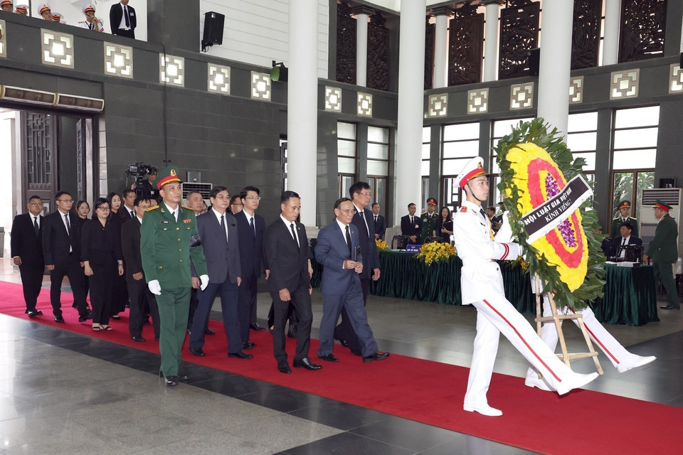 Hội Luật gia Việt Nam viếng Tổng Bí thư Nguyễn Phú Trọng. (Ảnh: TTXVN)