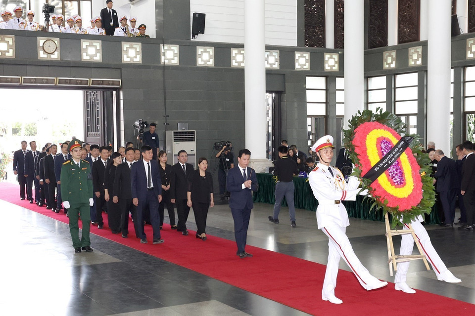 Đoàn Bộ Tài nguyên và Môi trường do Bộ trưởng Đặng Quốc Khánh dẫn đầu, viếng Tổng Bí thư Nguyễn Phú Trọng. (Ảnh: TTXVN)