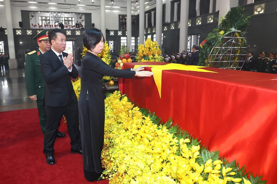 Đoàn Chính phủ viếng Tổng Bí thư Nguyễn Phú Trọng. (Ảnh: TTXVN)