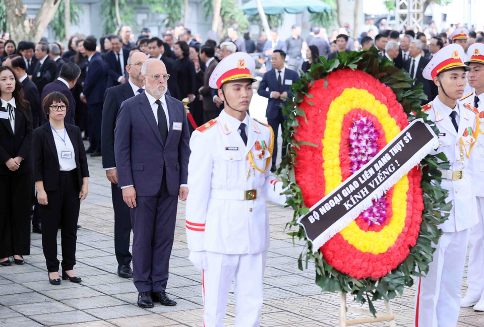 Đoàn Liên bang Thuỵ Sĩ do Quốc vụ khanh Phụ trách Ngoại giao (Bộ Ngoại giao) Alexandre Fasel làm Trưởng đoàn, viếng Tổng Bí thư Nguyễn Phú Trọng. (Ảnh: TTXVN)