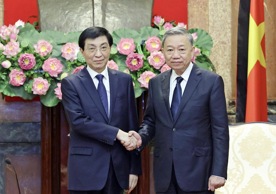 Chủ tịch nước Tô Lâm tiếp Chủ tịch Chính hiệp Trung Quốc Vương Hộ Ninh. (Ảnh: Nhan Sáng/TTXVN)