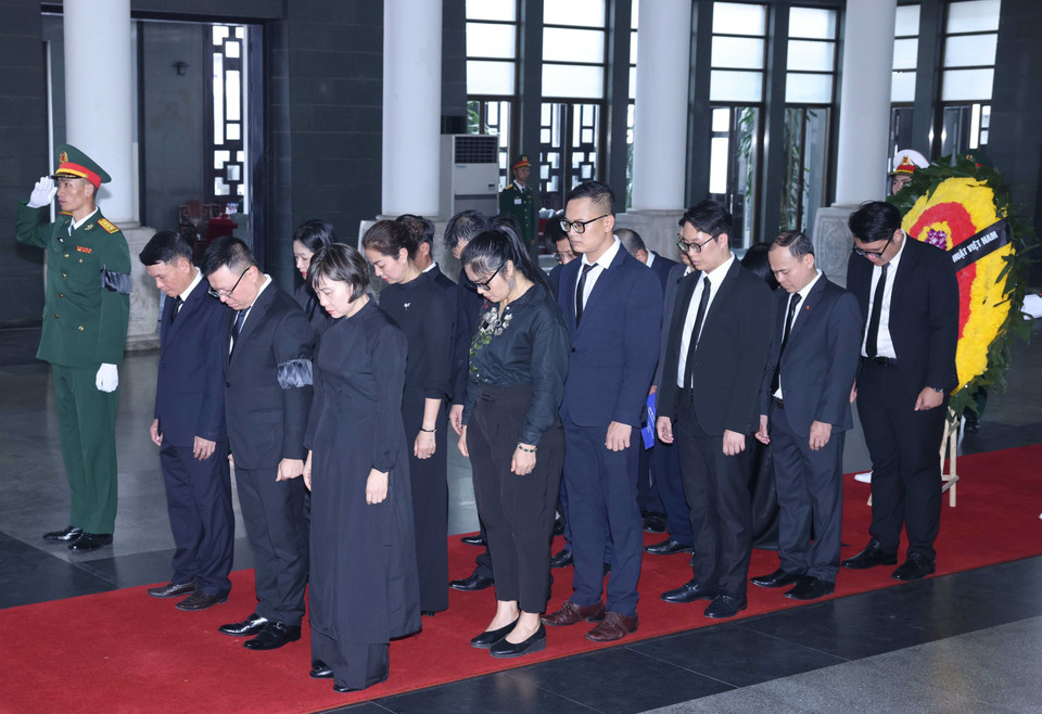 Đoàn Hội Nhà báo Việt Nam viếng Tổng Bí thư Nguyễn Phú Trọng. (Ảnh: TTXVN)