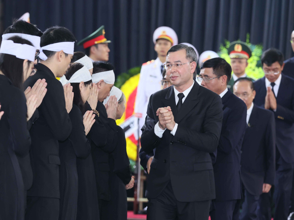 Đoàn Kiểm toán Nhà nước viếng Tổng Bí thư Nguyễn Phú Trọng. (Ảnh: TTXVN)