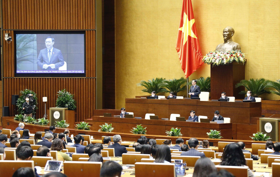 Tiếp tục Kỳ họp thứ hai, Quốc hội khoá XV, sáng 10/11, Chủ tịch Quốc hội Vương Đình Huệ điều hành Phiên chất vấn và trả lời chất vấn. (Ảnh: Doãn Tấn/TTXVN) 