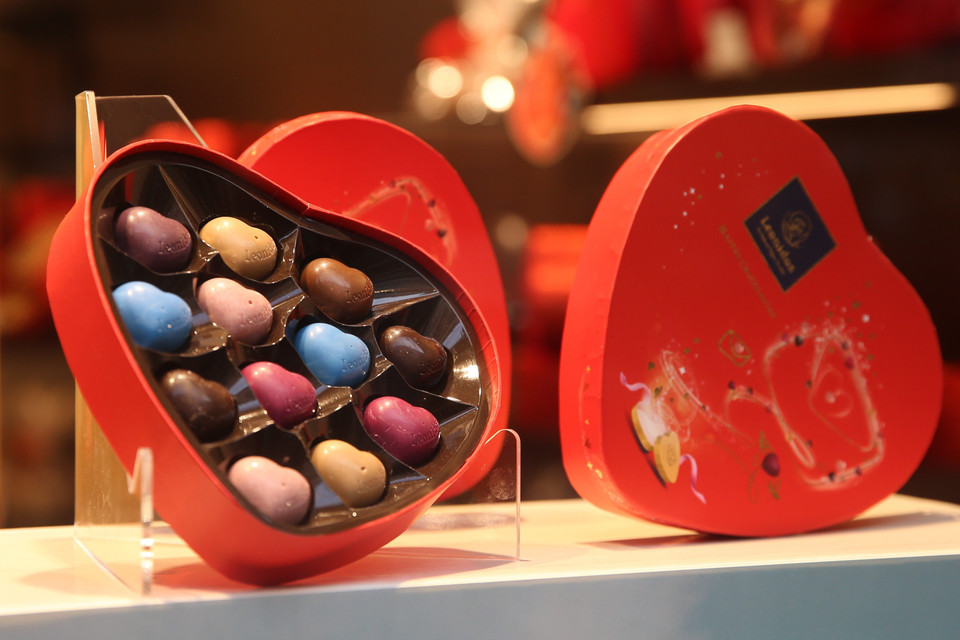 Một mẫu hộp kẹo chocolate ngọt ngào cho ngày Valentine ở Bỉ. (Ảnh: THX/TTXVN)