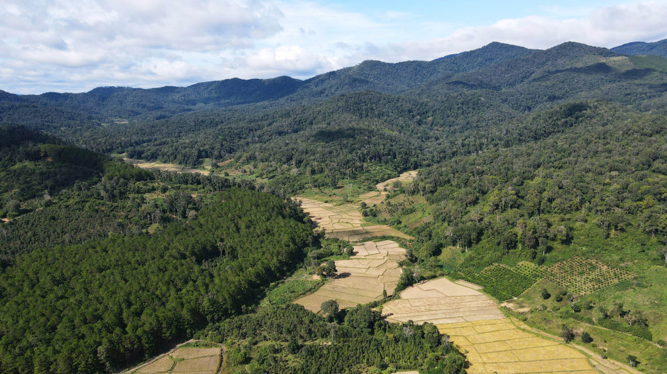 Phong cảnh núi non trùng điệp nhìn từ trên cao tại Khu Dự trữ Sinh quyển Cao nguyên Kon Hà Nừng. (Ảnh: Hồng Điệp/TTXVN)
