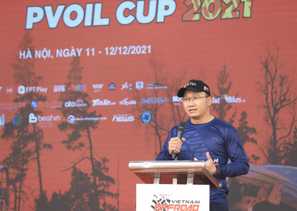 Ông Khuất Việt Hùng, Phó Chủ tịch chuyên trách Ủy ban an toàn giao thông quốc gia phát biểu khai mạc Giải. (Ảnh: Hoàng Hiếu/TTXVN)