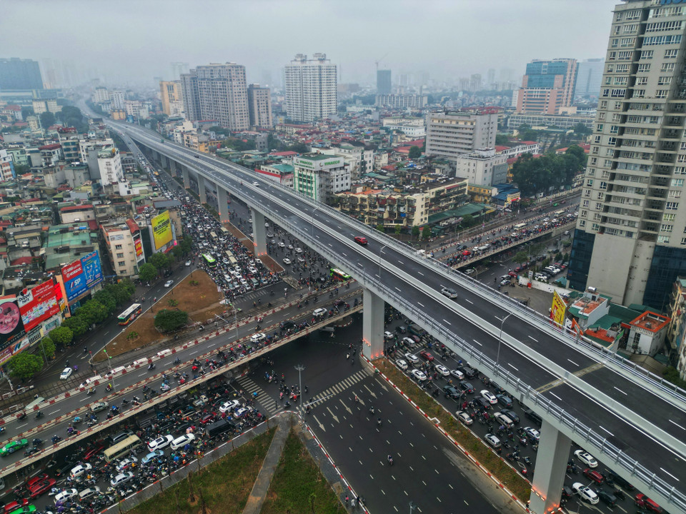 Đường Vành đai 2 trên cao thông xe sáng 11/1. (Ảnh: Tuấn Anh/TTXVN)
