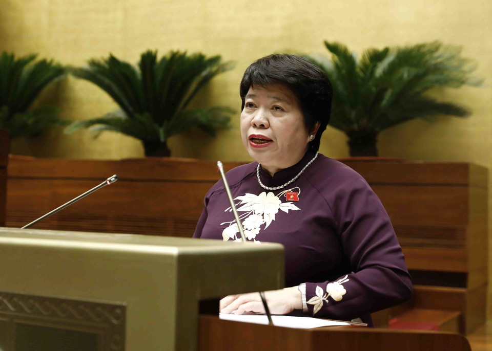 Chủ nhiệm Ủy ban Xã hội của Quốc hội Nguyễn Thuý Anh trình bày Báo cáo giải trình, tiếp thu, chỉnh lý dự thảo Luật Khám bệnh, chữa bệnh (sửa đổi). (Ảnh: An Đăng/TTXVN)