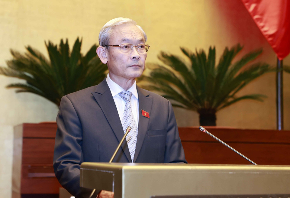 Chủ nhiệm Ủy ban Tài chính, Ngân sách của Quốc hội Nguyễn Phú Cường trình bày báo cáo. (Ảnh: Doãn Tấn/TTXVN)